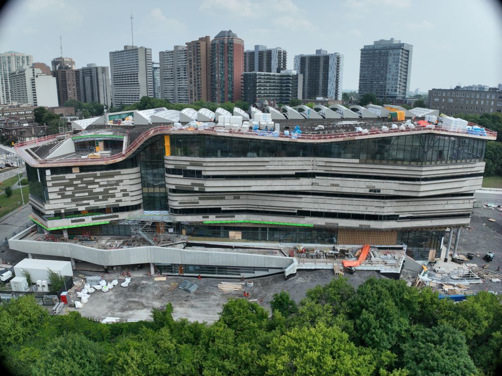 Picture 1: Image of the outside of Ādisōke, as construction work continues.